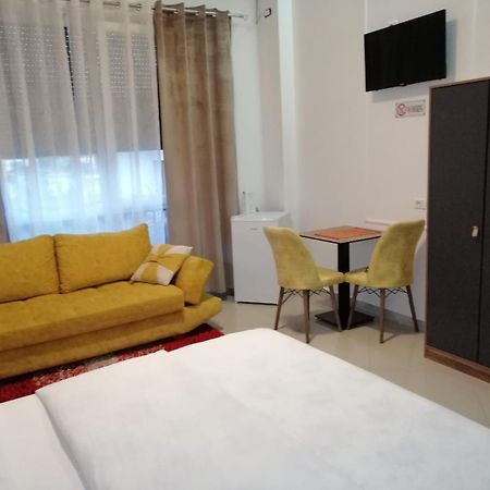 Isabel Rooms Tirana Kamer foto